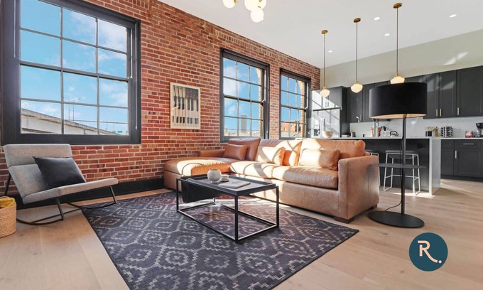Arts/Warehouse District Apartment | Roami at The Lola Near French Qtr #30
