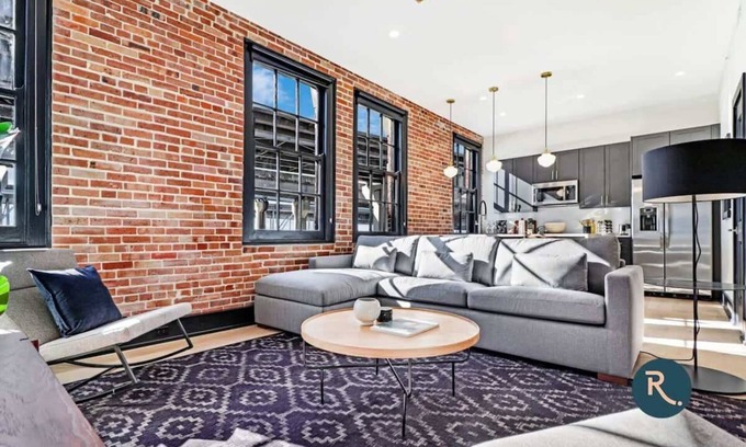 Arts/Warehouse District Hotel | Roami at The Lola | Group Friendly | 4BR #63