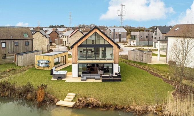 Holworth House | Robin's Retreat Silverlake, (OI19), Dorset