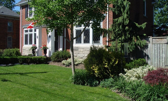 Thorold Bed & Breakfast | Robinsong Bed and Breakfast