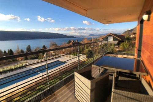 Veyrier-du-Lac Apartment | ROC & LAC - Terrasse vue lac, piscine, parking