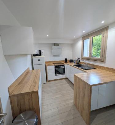 L'Isle-sur-la-Sorgue Apartment | Rochereau Downtown Apartment