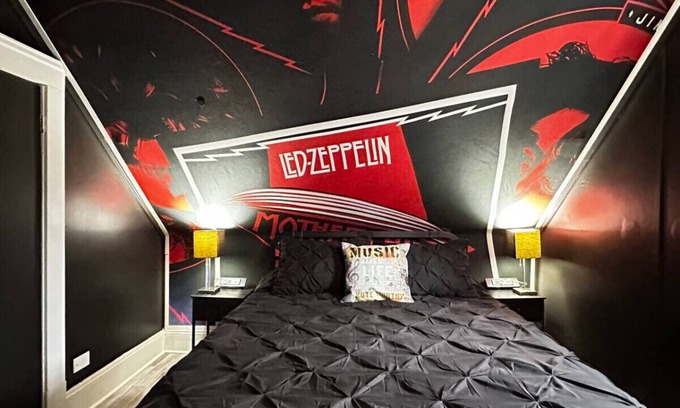 Cleveland Apartment | Rock 'n' Roll Haven | Themed | Sleeps 6