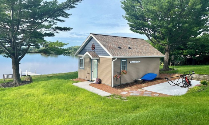 Horicon House | Rock River Retreat Boathouse Bungalow.Relax, Refresh, and Enjoy this Zen Den