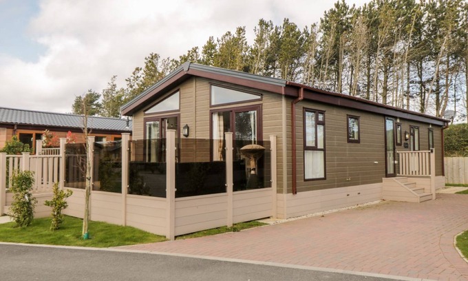 Runswick Bay Cottage | ROCKPOOL RETREAT, pet friendly, luxury holiday cottage in Hinderwell