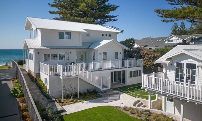 Wamberal House | Rocksalt - Luxury beach house n