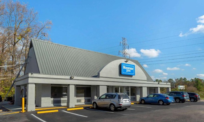 Bermuda Hotel | Rodeway Inn Colonial Heights I-95