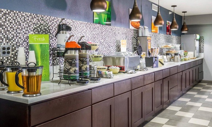 Needles Hotel | Rodeway Inn & Suites Needles