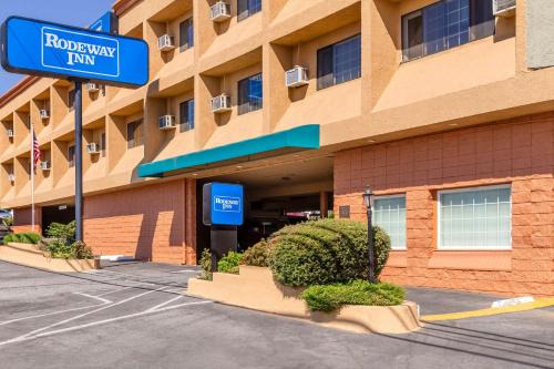 North Auburn Hotel | Rodeway Inn