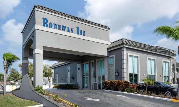 New Port Richey Hotel | Rodeway Inn