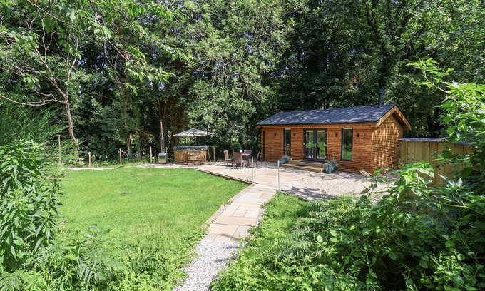 Aislaby Cottage | ROE DEER LODGE, pet friendly, luxury holiday cottage in Sleights