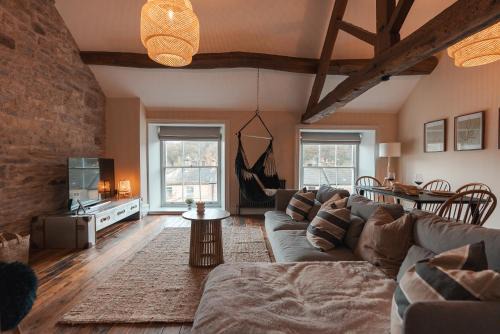 High Peak Apartment | Roger Suite