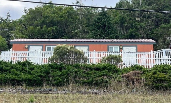 Gold Beach Resort | Rogue River Landing #31A