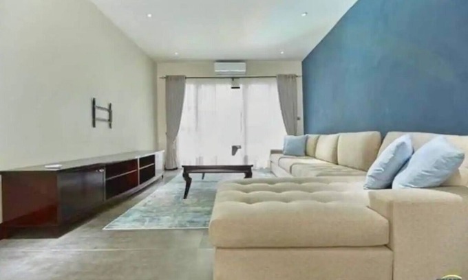 Cathedral Hill Villa | Roma park villa 4