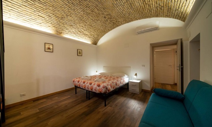 Rione XVIII Castro Pretorio Apartment | Roma Porta Pia Apartment