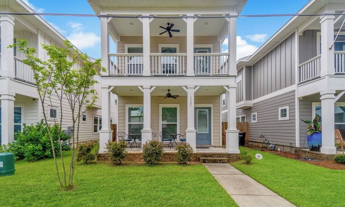 South Pensacola House | Romana Hideaway & Juliet Haven-Family Friendly, Downtown Pensacola!