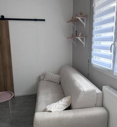 Chateauroux Apartment | Romania