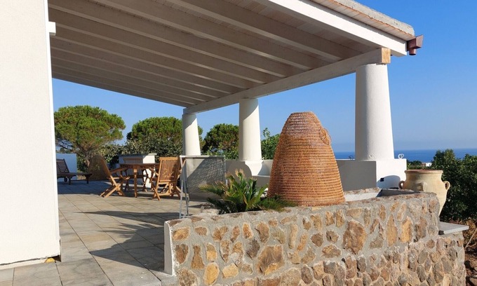 Ustica Apartment | Romantic apartment in stunning sea view