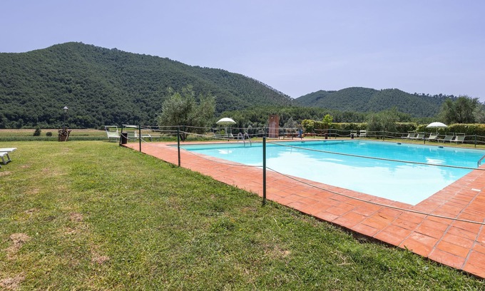 Montegabbione Apartment | Romantic Apartment In Agriturismo, Parrano, Italy
