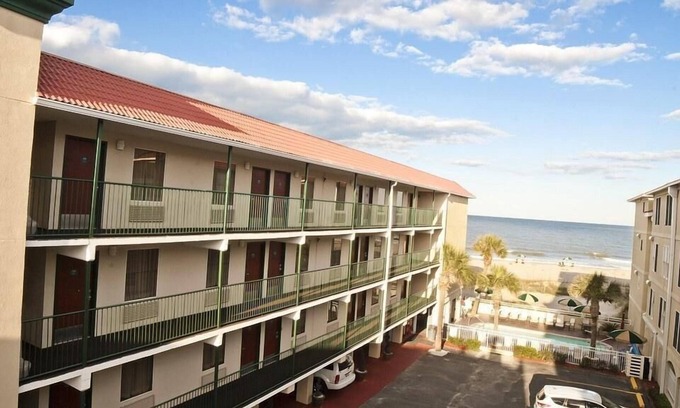 Tybee Island Hotel | Romantic Beach Room w/Private Balconies, Partial Ocean Views, & Free WiFi