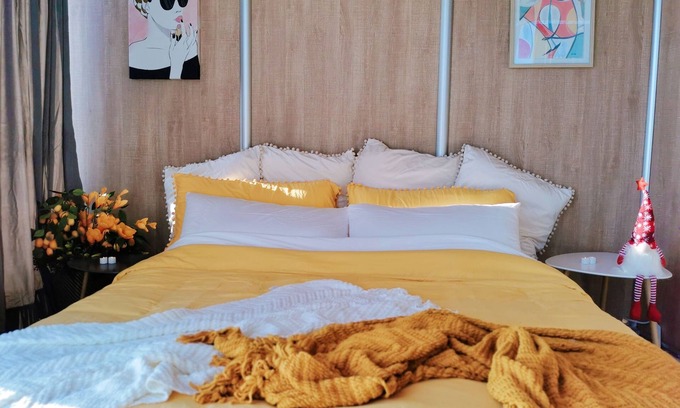 Oro Grande House | Romantic Bubble House
