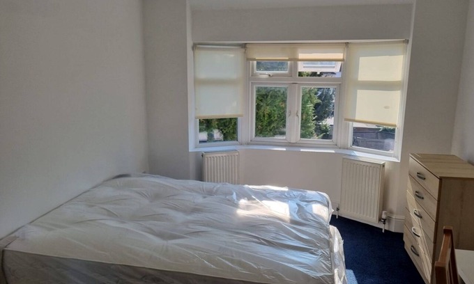 Hampstead House | Romantic Double Room in Worcester Mews NW6