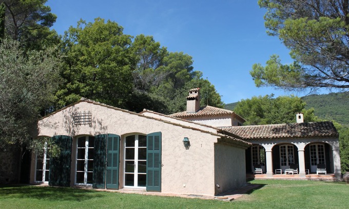 Seillans Villa | Romantic elegant villa with private pool, park and spectacular views