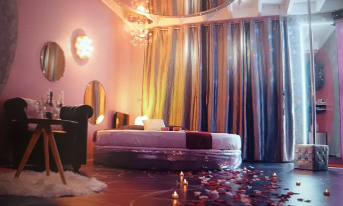 Saint-Brevin-les-Pins House | Romantic gîte with spa for a romantic night in