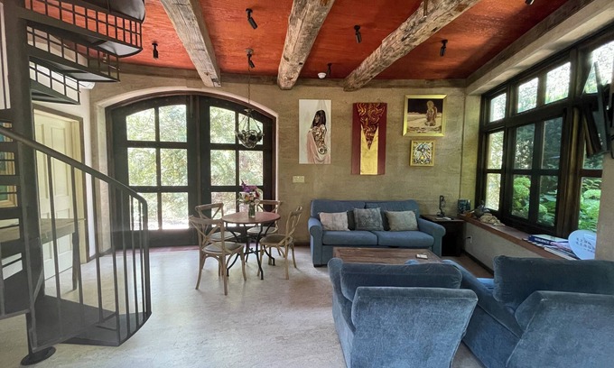 Sebastopol House | Romantic Gateway to the Sonoma Wine Country
