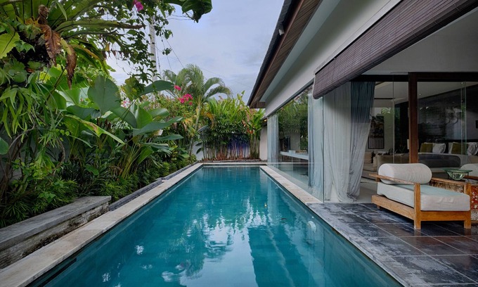 Pererenan Villa | Romantic Getaway 1BR Villa, Canggu! 8Min Drive To Batu Bolong Beach! W/Pool!