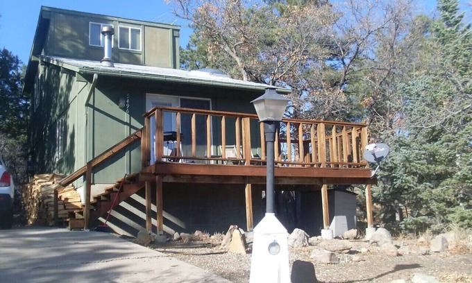 Colorado City House | Romantic modern cabin overlooking lake beckwith
