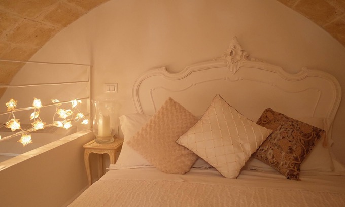 Centro Storico Apartment | Romantic Monopoli Centro Storico - boutique apartment - sleeps 4-6 NEW