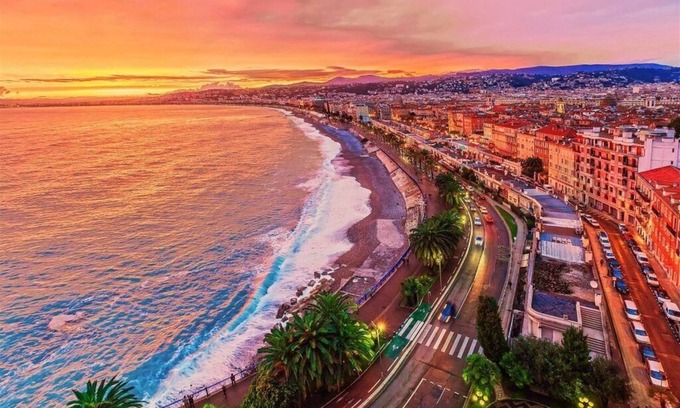 La Madeleine Villa | Romantic villa in the south of France with a private garden , pool and a terrace