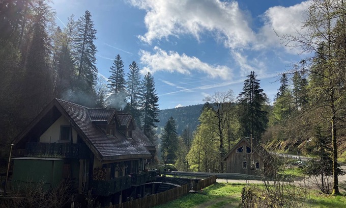 Schopfheim House | Romantisches Ferienhaus im Schwarzwald. Mit Sauna und Hotpot. Haustierfreundlich
