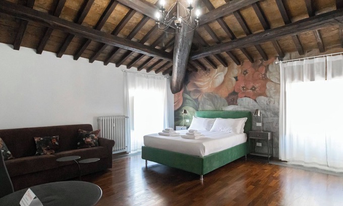 Rione III Colonna Apartment | Rome City Center, close to Trevi Fountain! Enjoy the Eternal City!