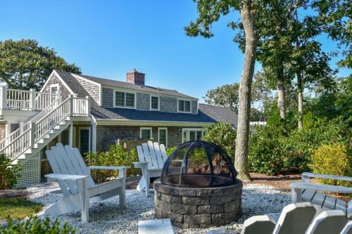 South Chatham House | Roof Deck, Walk to Forest Beach, Fire Pit!