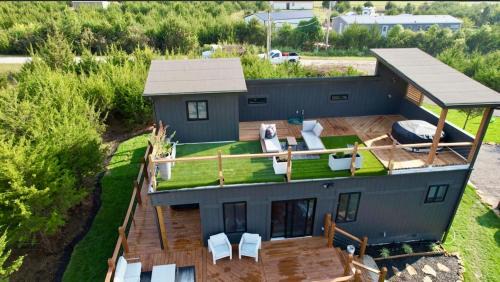Linn Valley House | Rooftop Hot Tub Lake Getaway, Golf Cart & Fire Pit