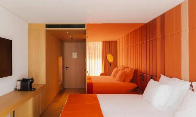 Sao Jorge de Arroios Hotel | Rooftop Pool, Magical Light Show & Lisbon’s History at Your Doorstep