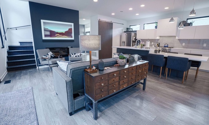 Fountain Square House | Rooftop Views + Hot Tub, Games & Tunes