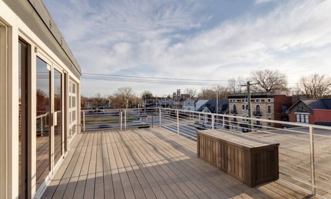 Evansville House | Rooftop Views in the Heart of Downtown