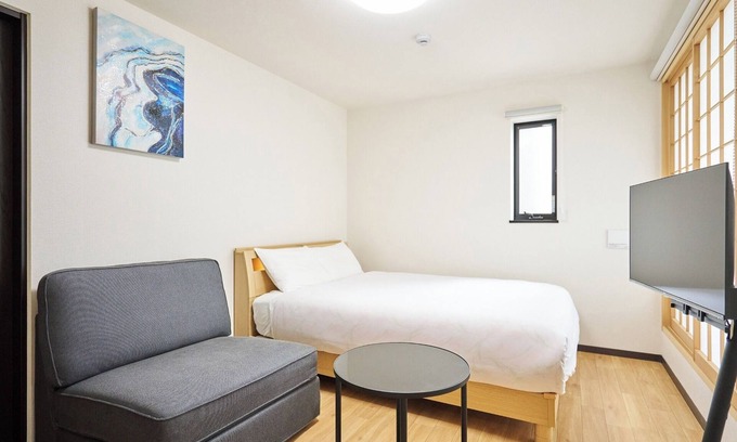 Naniwa Apartment | Room 102 A base for sightseeing in Osaka including Tsutenkaku Dotonbori Osaka Castle Universal - 1st floor room 102/Osaka Ōsaka