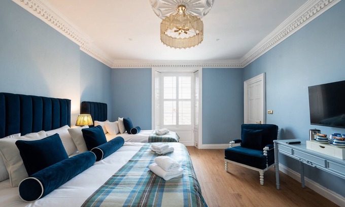 New Town House | Room 11 Summary: No.