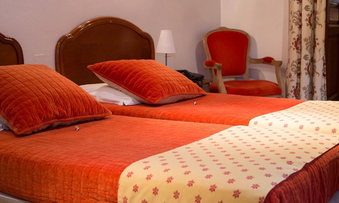 Collias Apartment | Room '12' with shared pool, Wi-Fi and air conditioning