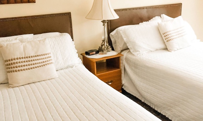 Whitehall Apartment | Room #16