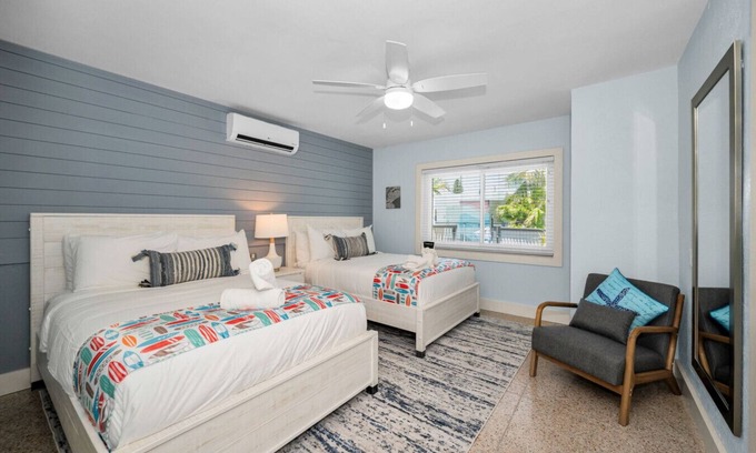 Sunset Beach Hotel | Room 3 · Poolside-bedroom Suite- 2 beds- Pool View