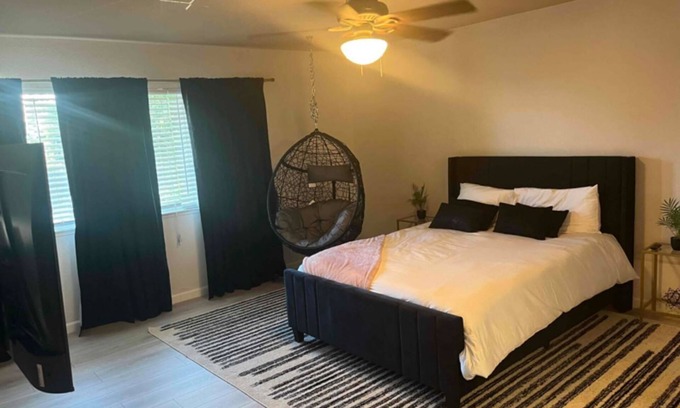 Rancho Cordova Bed & Breakfast | Room-4-Rent. With Chef!