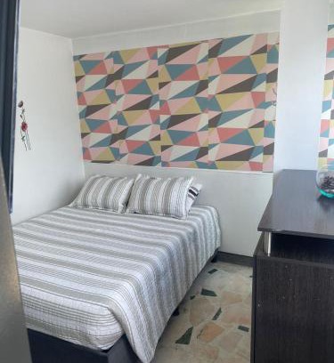 Calle 26 House | Room cerca al aeropuerto