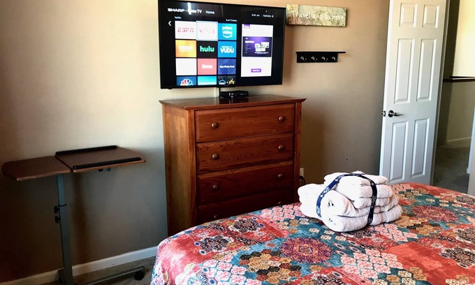 Gilroy House | Room in a nice neighborhood