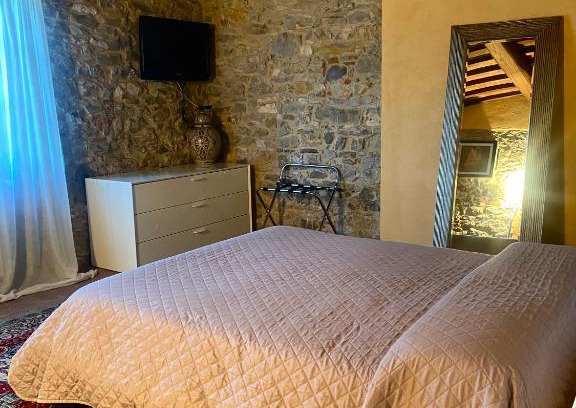 Santa Cristina a Mezzana House | Room in BB - Sottotono Agriturismo with swimming pool on Florence surrounded by greenery