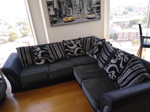 Stratford and New Town House | Room in Luxurious Penthouse Apartment